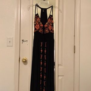 Forever21 Black floral maxi dress✨✨💘 Size M